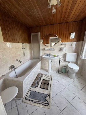 Geräumiges Einfamilienhaus mit Terrasse, Garten und Garage in guter, ruhiger und zentraler Lage