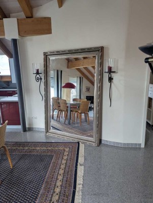 Schöne Dachgeschosswohnung im 4-Familienhaus