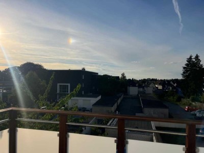 Vollständig renovierte 4,5-Zimmer-Wohnung mit Balkon in 42651, Solingen