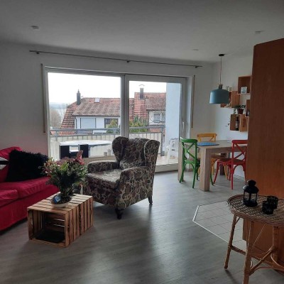 Neuwertige Wohnung mit zwei Zimmern sowie Balkon und EBK in Konstanz