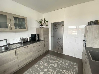 Top renovierte 3-Zimmer-Wohnung mit Einbauküche & TG-Stellplatz