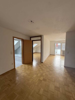 OHNE MAKLERGEBÜHREN- Großzügige Wohnung mit zusätzlicher Einliegerwohnung im Souterrain