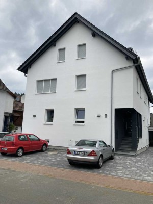 Sehr geräumige 4-Zimmer-Wohnung mit großer und überdachter Terrasse in Asslar