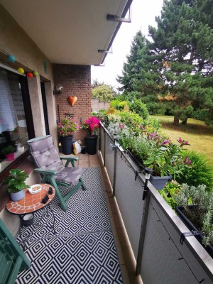Freundliche 2-Zimmer-Wohnung mit Einbauküche und Balkon in 47443, Moers