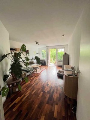 2-Zimmer-Terrassenwohnung mit Balkon und Einbauküche in München Freimann