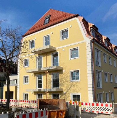 Stilvolle 4-Zimmer-Dachgeschosswohnung mit luxuriöser Innenausstattung und Einbauküche in Regensburg