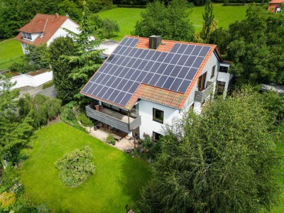 Architektenhaus mit Einliegerwohnung und Traum-Garten in Top-Lage von Forchheim Burk