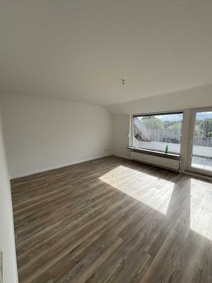 Frisch sanierte Wohnung mit Balkon – Zentrales Wohnen in Brake mit Komfort und Charme