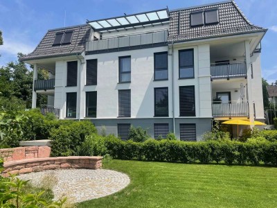 Neuwertige 3-Zimmer-Erdgeschoss-Wohnung mit großer Terrasse und Gartenanteil auf dem Freiburger Lore