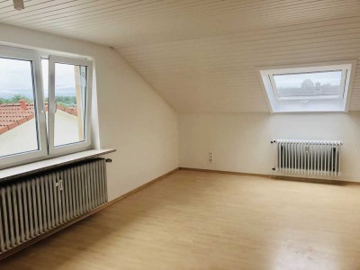 Vollständig renovierte 3-Zimmer Dachgeschosswohnung mit EBK in Ravensburg