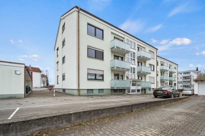 Äußerst geräumige 4-Zimmer-Wohnung mit Balkon und Einzelgarage in Ochsenhausen