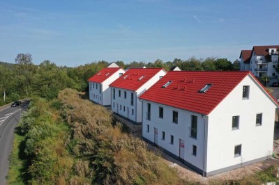 Moderne Doppelhaushälfte mit Schlossblick für eine Familie