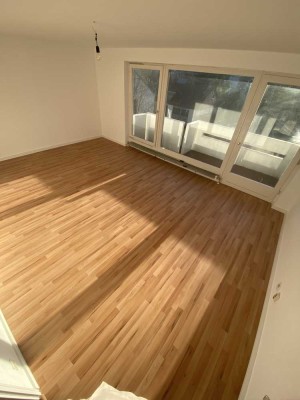 3-Zimmer - Wohnung mit 2 Balkonen, Aufzug in Karlsruhe Mühlburg.
