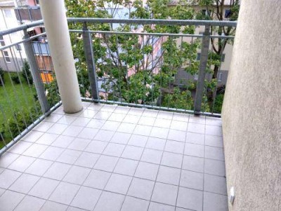 Ruhiger 3 ZIMMER-NEUBAU + sonniger West-Balkon 5m² + extra Küche möbliert + Lift + nähe Hauptbahnhof