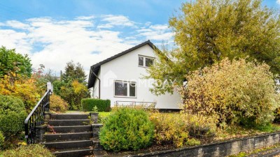 Familienidyll im Grünen – helles, modernisiertes Einfamilienhaus mit großem Garten und Südterrasse
