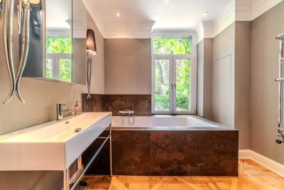 Elegante, voll möblierte Wohnung mit herrlichem Garten!