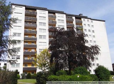 4-Zimmerwohnung mit Loggia in beliebter Wohnanlage