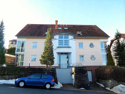 Großzügige 3-Raum-Wohnung mit Balkon und Tiefgaragenstellplatz im Villenviertel