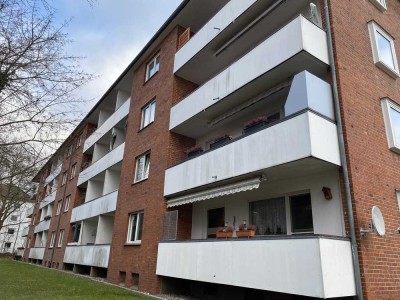 Helle 1-Zi-Wohnung mit EBK; Duschbad, Westbalkon