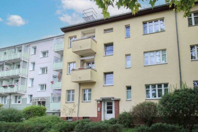 Kapitalanlage: Vermietete 2-Zimmer-Dachgeschosswohnung in Berlin-Pankow