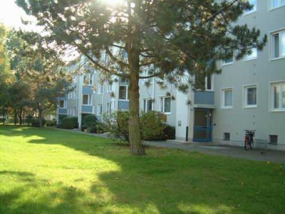Schöne lichtdurchflutete 2-Zimmer-Wohnung mit Balkon und Blick ins Grüne
