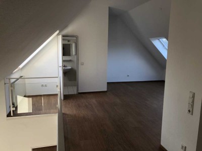 Helle 3-Zimmer-Maisonette-DG-Wohnung mit EBK in Hilden