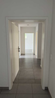 Moderne 2-Zimmer-Wohnung mit Balkon, Carport & Blick ins Grüne –ruhig gelegen in Seevetal-Meckelfeld