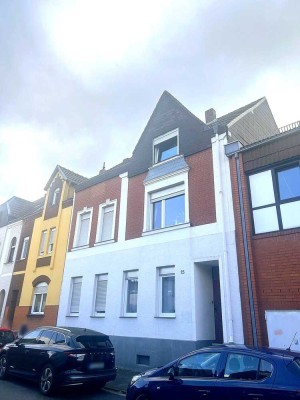 Dreifamilienhaus zur Kapitalanlage – Investitionsmöglichkeit in guter Lage