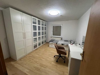 Charmante 2-Zimmer-Erdgeschosswohnung in Leverkusen-Hitdorf mit Zugang zum Hof/Garten