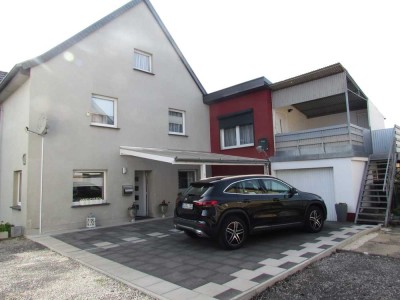 Günstiges, gepflegtes 6-Zimmer-Reihenendhaus mit EBK in Kall