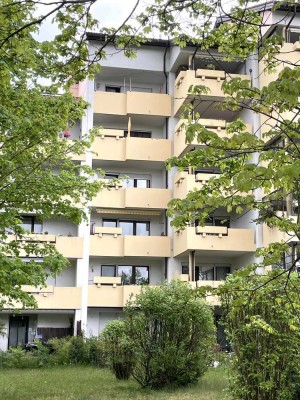 Exklusive 2-Zimmer-Wohnung mit gehobener Innenausstattung mit Einbauküche in Germering