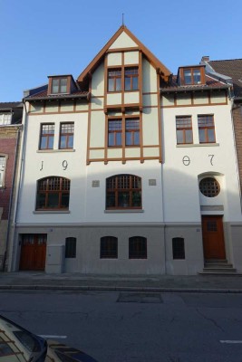 schöne 3 Zimmer Wohnung mit Balkon im Jugendstilhaus