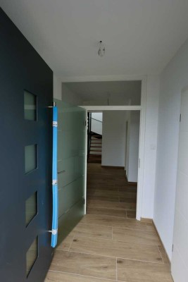 Schöne , großzügige  Maisonette-Wohnung in ruhiger Lage in Leutesdorf zu vermieten: