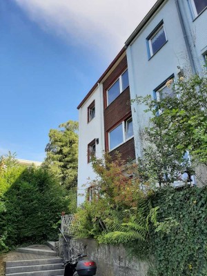 Charmantes Eckreihenhaus mit Garten – renovierungsbedürftig, aber voller Potenzial