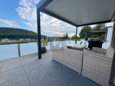 FLEXIBLE FAMILIENOASE MIT TRAUMTERRASSE