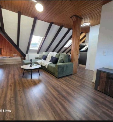 1 Zimmer Dachgeschoss Wohnung