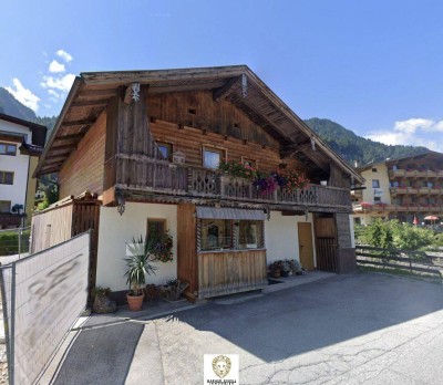 Ehemaliges Knappenhaus am Eingang vom Zillertal