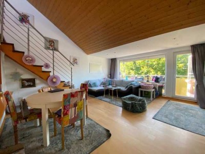 Charmante Galerie-Wohnung mit Balkon und Wohlfühlatmosphäre in Wevelinghoven