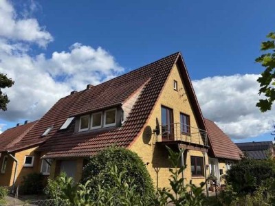 Geräumige 3,5-Zi. Dachgeschosswohnung
sonnigem Balkon