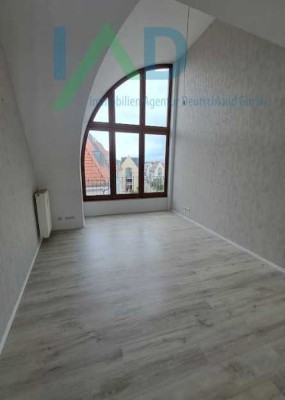 Wunderschöne Maisonetten-Wohnung. Zentrale Lage. Balkone + Dachterrasse + Fahrstuhl