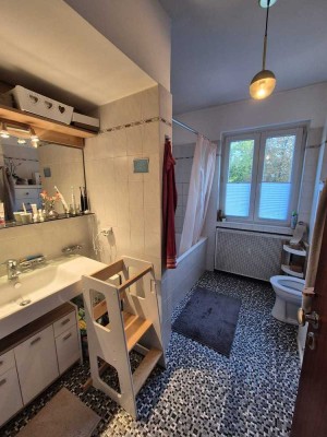 Schöne 3-Zimmer-Wohnung, 1. OG, 98qm mit Balkon in Essen-Bergerhausen