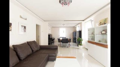 Helle 4,5-Zi.-Wohnung mit EBK und Balkon in Esslingen