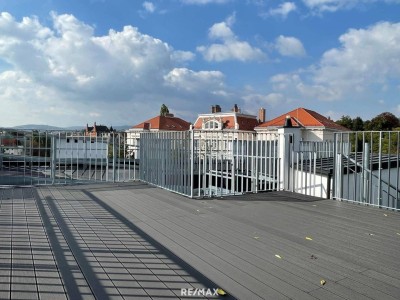 DACHGESCHOSS-Traum in Döbling: 3 Zimmer, sehr große Dachterrasse mit Ausblick, Balkon, 2 Loggien, Klimaanlage, Lift, Top-Ausstattung