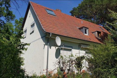 Doppelhaushälfte mit großem Grundstück