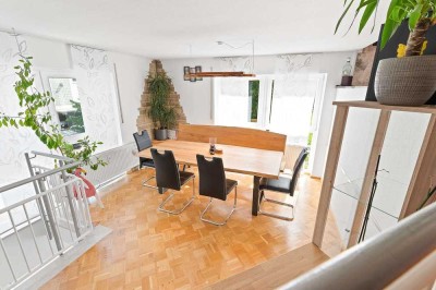 Moderne Wohnung auf zwei Etagen mit Terrasse, Balkon und zwei TG-Stellplätzen in Leonberg-Eltingen