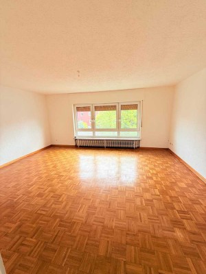Zweifamilienhaus mit großzügigen Wohnungen und Gartenmitnutzung