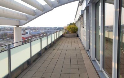 Top ausgestattete 3-Zi.-Penthouse-Galerie-Wohnung mit großer Dachterrasse und Balkon, Mü-Moosach