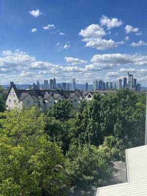 von Privat traumhafte 2-Zimmer-Wohnung mit Skylineblick