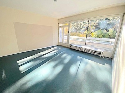 PROVISIONSFREI VOM EIGENTÜMER! UNSANIERTE 6-ZIMMER FAMILIENWOHNUNG MIT TERRASSEN IN DORNBACH!