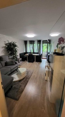 Von Privat wunderschöne 3-Zimmer-Wohnung, Einbauküche, große West-Balkon, ruhiger Lage Berg am Laim